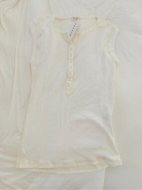 NWT Brandy Melville top